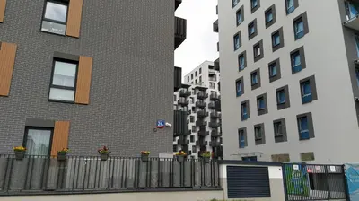 Budynek, w którym mieści się apartament