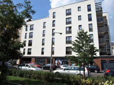 Budynek, w którym mieści się apartament