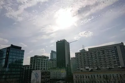 Widok na miasto Warszawa z tego apartamentu
