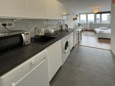 Kuchnia lub aneks kuchenny w obiekcie Sweet Life Apartment next to metro station