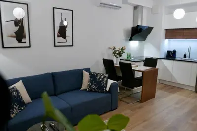 Kuchnia lub aneks kuchenny w obiekcie Oś Królewska - Modern Apartment in Wilanów