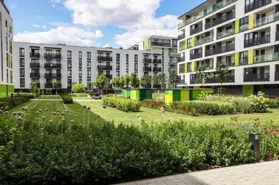 Ogród w obiekcie FIRST -- Green Żoliborz Apartment 5