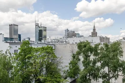 Widok na miasto Warszawa z tego apartamentu