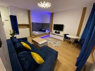 Telewizja i/lub zestaw kina domowego w obiekcie Secret Apartments Chełmska