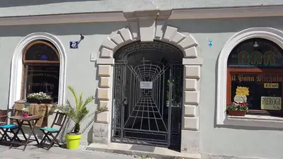 Budynek, w którym mieści się apartament