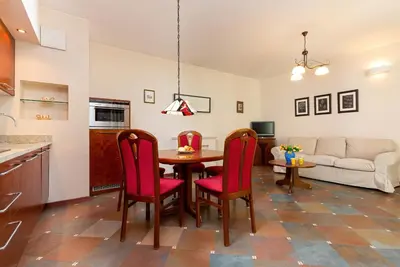 Kuchnia lub aneks kuchenny w obiekcie Apartments Mokotów Obrzeżna by Noclegi Renters