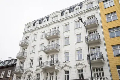 Budynek, w którym mieści się apartament
