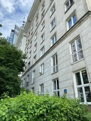 Budynek, w którym mieści się apartament