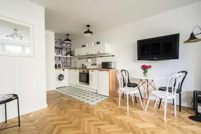 Kuchnia lub aneks kuchenny w obiekcie New Studio in Fancy Neighborhood