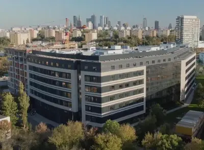 Widok na miasto Warszawa z tego apartamentu