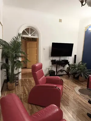 Telewizja i/lub zestaw kina domowego w obiekcie Exclusive Apartment Chmielna Street 95m2