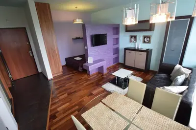 Telewizja i/lub zestaw kina domowego w obiekcie Elegant Apartment Arkadia