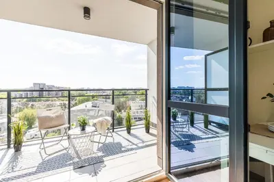 Balkon lub taras w obiekcie SuperApart Kierbedzia - Blisko Olinek