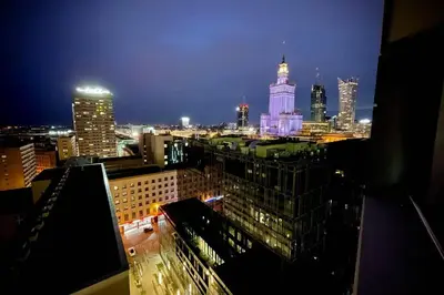 Widok na miasto Warszawa z tego apartamentu