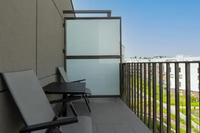 Balkon lub taras w obiekcie Golden Apartment Ursynów by Noclegi Renters