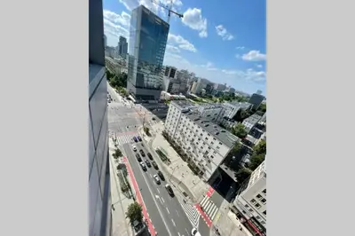 Widok na miasto Warszawa z tego apartamentu