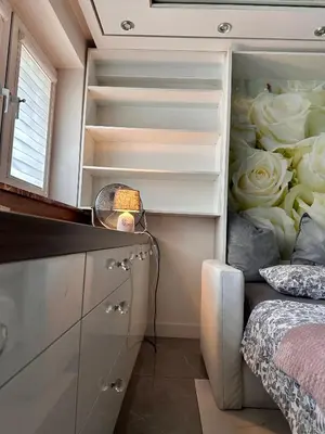 Łóżko lub łóżka w pokoju w obiekcie DeLuxury Mirror Apartament Centrum
