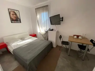 Łóżko lub łóżka w pokoju w obiekcie Pokoje Warszawa Modlinska 267 No 2