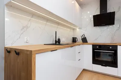 Kuchnia lub aneks kuchenny w obiekcie Beautiful Two-Bedroom Apartment Warsaw Bielany by Noclegi Renters