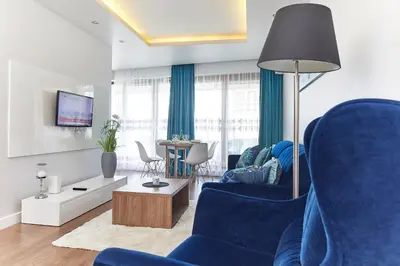 Część wypoczynkowa w obiekcie Wronia Business Residence by BookingHost