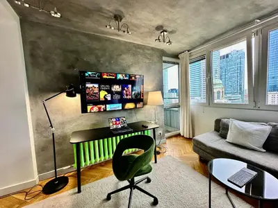 Telewizja i/lub zestaw kina domowego w obiekcie PALACE 2 WiFi 600 Mbs 55’TV Netflix HBO 2xMetro AppleTV