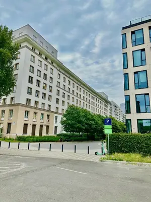 Budynek, w którym mieści się apartament