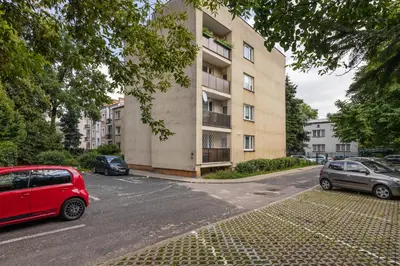 Budynek, w którym mieści się apartament