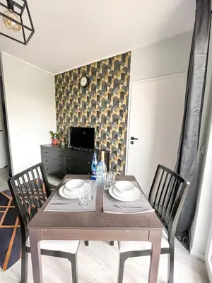 Telewizja i/lub zestaw kina domowego w obiekcie SuperApart Wileńska apt29 - Komfort na warszawskiej Pradze