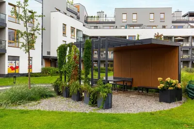 Ogród w obiekcie Espace Wilanów Apartments by Noclegi Renters