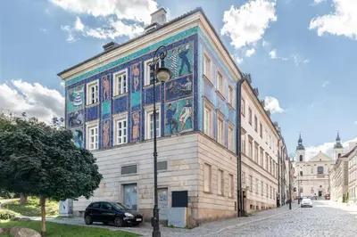Budynek, w którym mieści się apartament