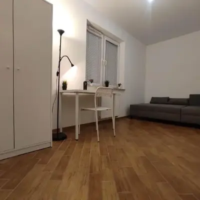Nice room with 2 shared bathrooms