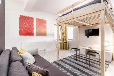 Telewizja i/lub zestaw kina domowego w obiekcie Chill Apartments K15 Two Floor House