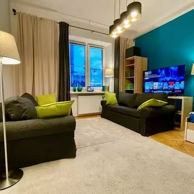 Super SQUARE Metro x2 fast WiFi 55'TV Netflix HBO AppleTV+ AmazonTV