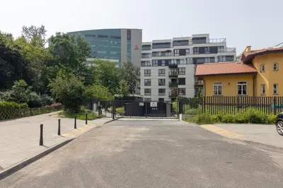 Budynek, w którym mieści się apartament