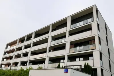 Budynek, w którym mieści się apartament