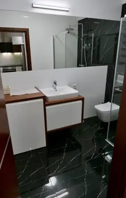 Łazienka w obiekcie Branickiego 23 Apartment with AC-close to Medicover and Paley