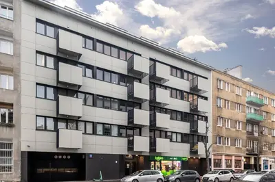 Budynek, w którym mieści się apartament