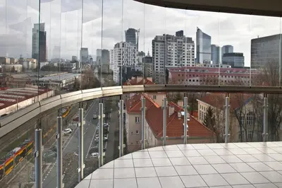 Widok na miasto Warszawa z tego apartamentu