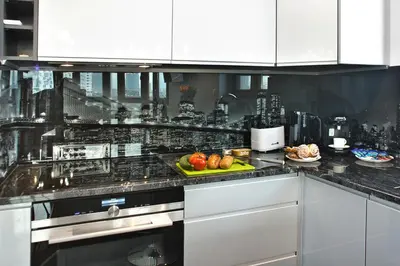 Kuchnia lub aneks kuchenny w obiekcie Siedmiogrodzka 7 Serviced Apartments by P&O