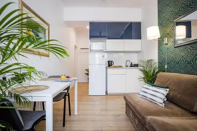 Kuchnia lub aneks kuchenny w obiekcie UnitApartments Studio Warszawa Zachodnia - blisko komunikacji lotnisko Chopina Blue City MGR