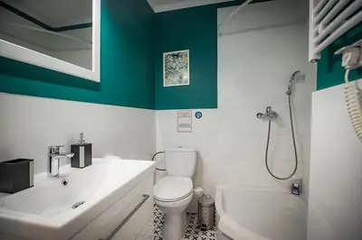 Łazienka w obiekcie UnitApartments Studio Warszawa Zachodnia - blisko komunikacji lotnisko Chopina Blue City MGR