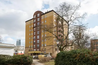 Budynek, w którym mieści się apartament