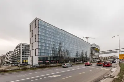 Plan piętra w obiekcie Prymasa Tysiąclecia 83A C - D by Homeprime