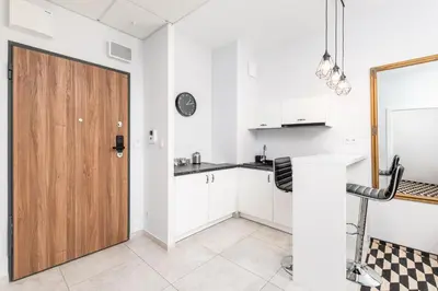 Plan piętra w obiekcie Prymasa Tysiąclecia 83A C - D by Homeprime