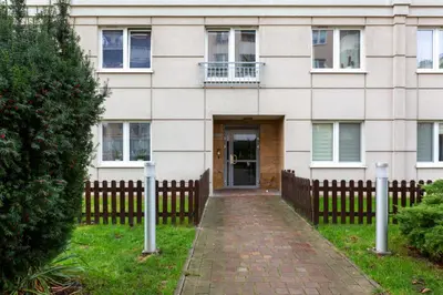 Ogród w obiekcie Apartments Chełmońskiego Warsaw Ursus by Noclegi Renters