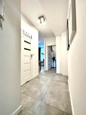 Kuchnia lub aneks kuchenny w obiekcie Nice Place 2 rooms Apartment