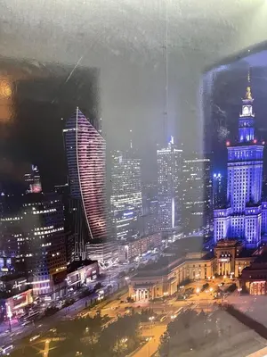 Widok na miasto Warszawa z tego apartamentu