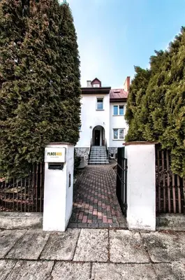 Budynek, w którym mieści się hostel