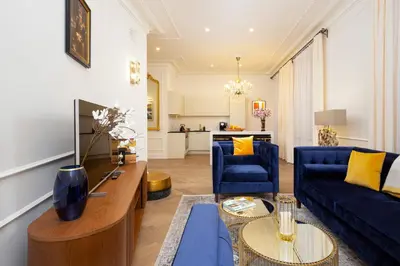 Kuchnia lub aneks kuchenny w obiekcie Royal Apartment Kopernika by Renters Prestige