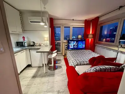 Kuchnia lub aneks kuchenny w obiekcie LOVE metro WiFi 300Mbs 65’TV Netflix HBO AppleTV+
